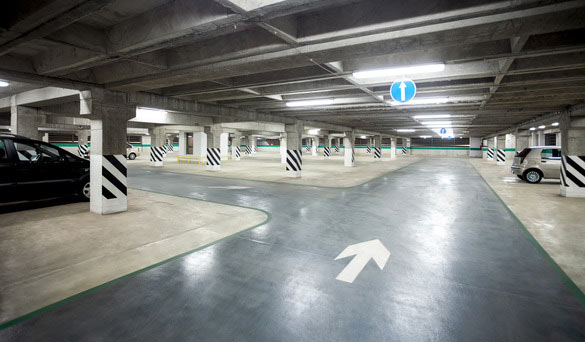 stationnement intérieur garage en béton